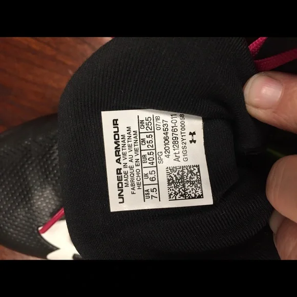 Under Armour M 7.5 cleats - Picture 6 of 8